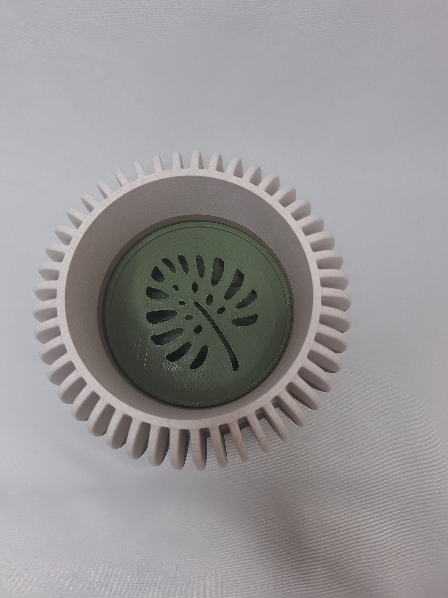 Verdanova Plant pot with removable drain