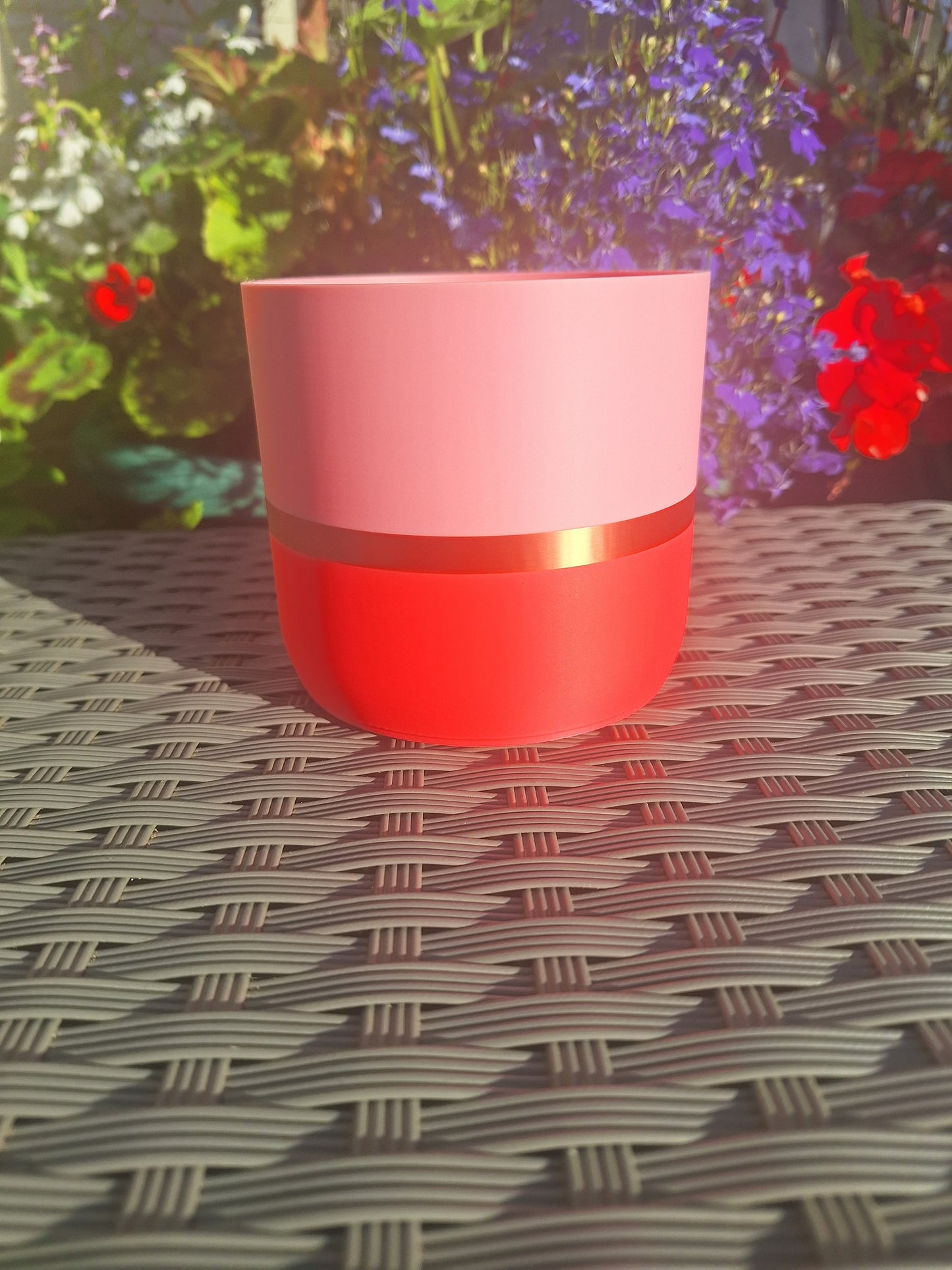 Tuscany pink plant pot