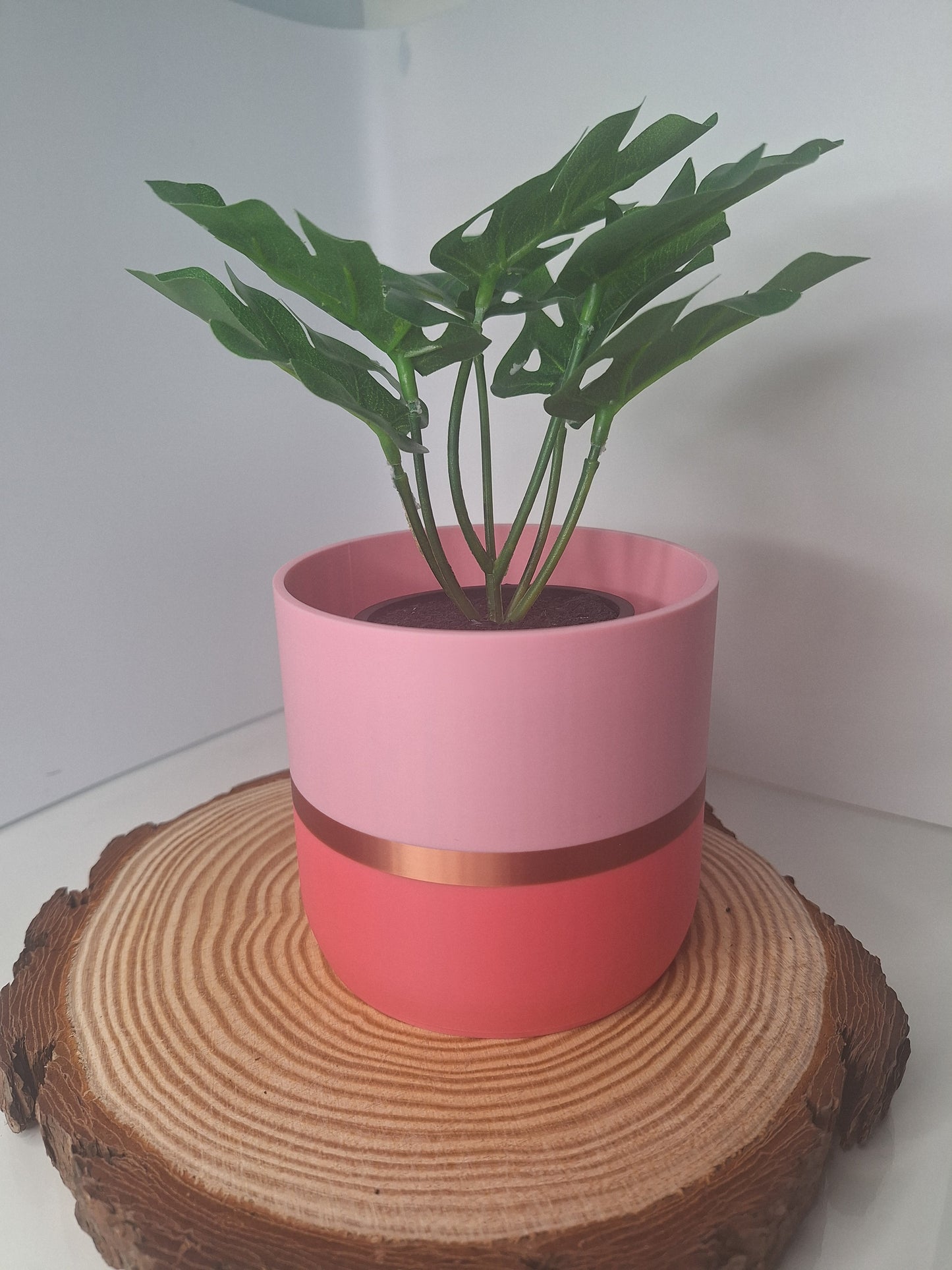Tuscany pink plant pot