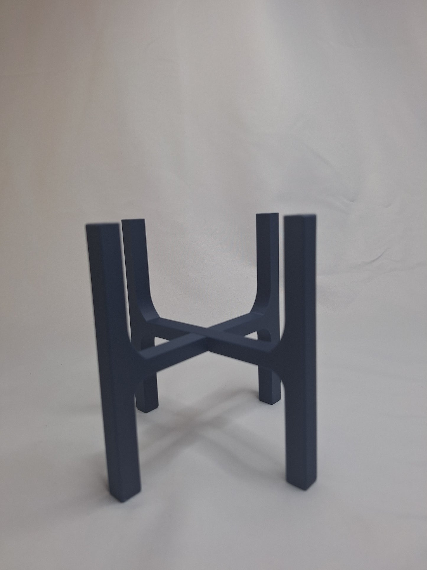 3 tone coloured, Elevare plant pot and stand.