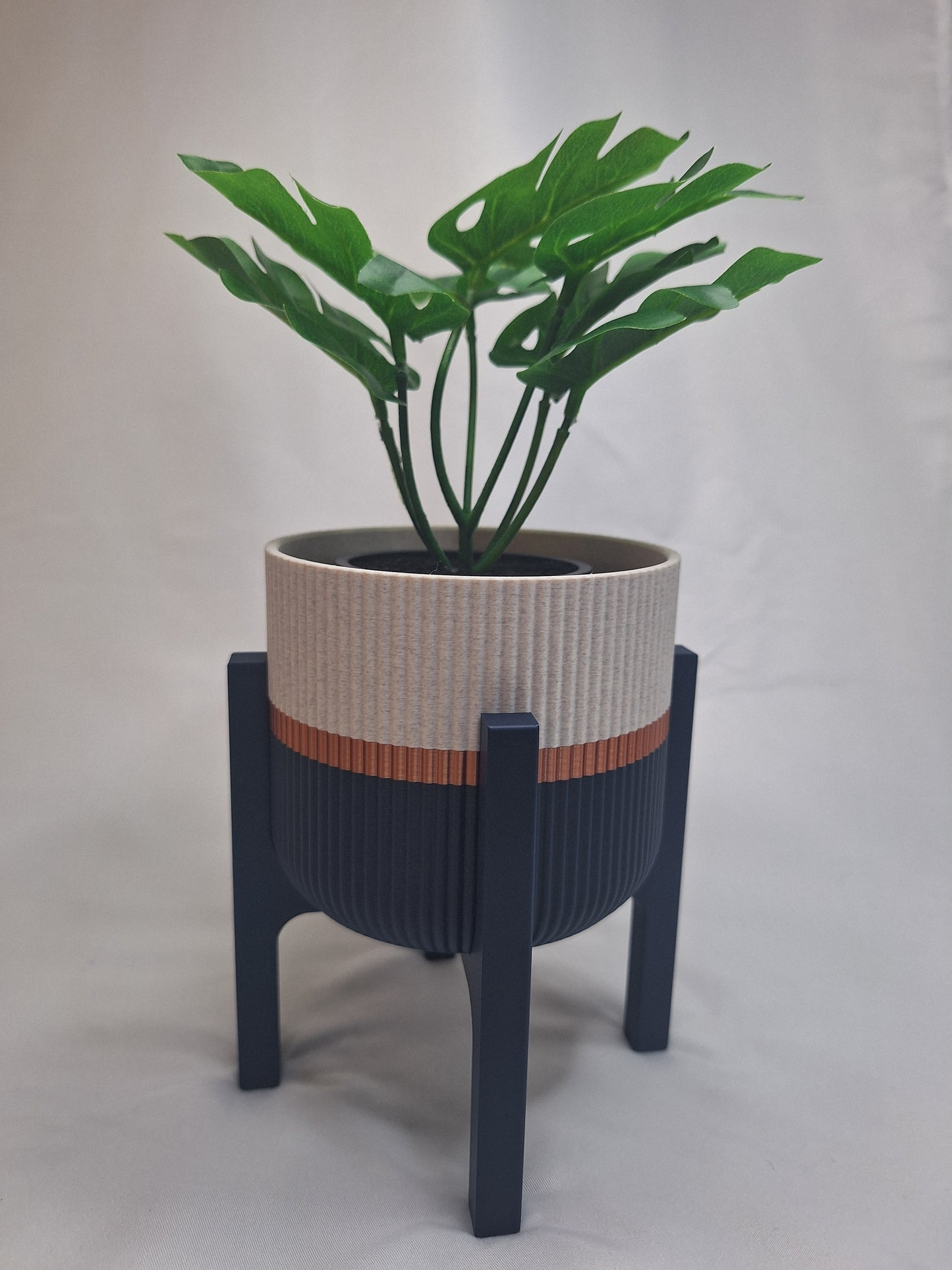 3 tone coloured, Elevare plant pot and stand.