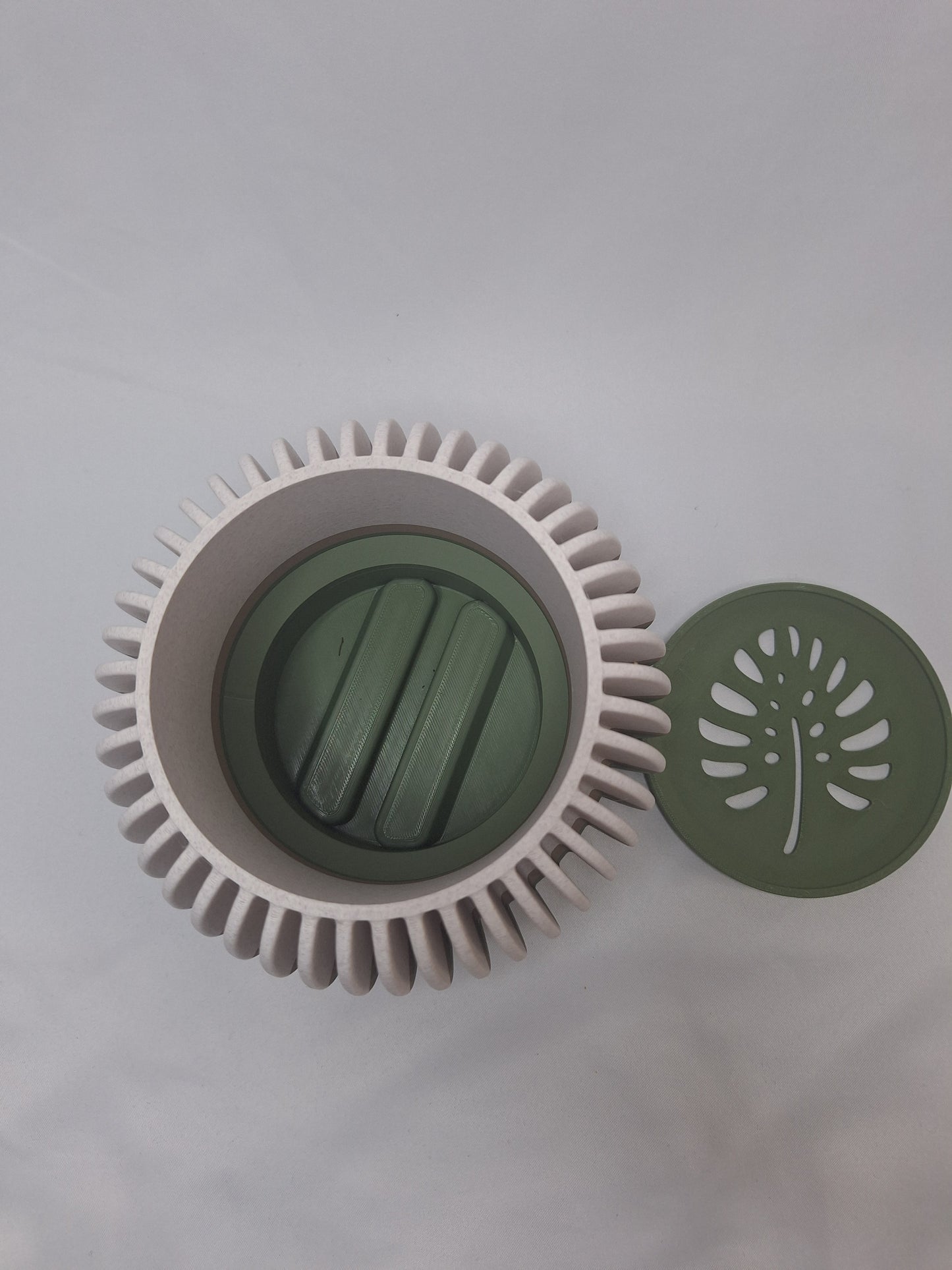 Verdanova Plant pot with removable drain