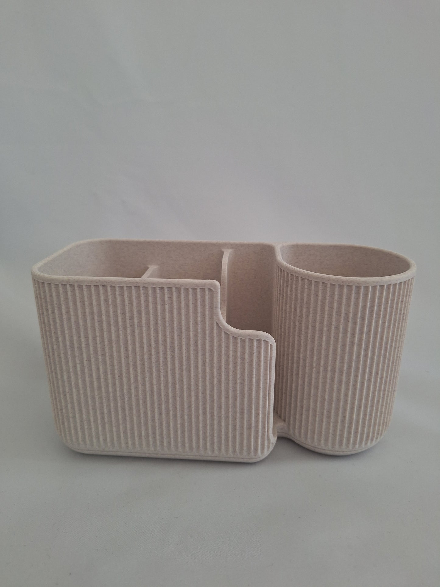 White Marble Bathroom Organiser with Cedar Speckles – 5 Compartments, Ribbed Design – Soap Dispenser Slot – Modern Storage Tray