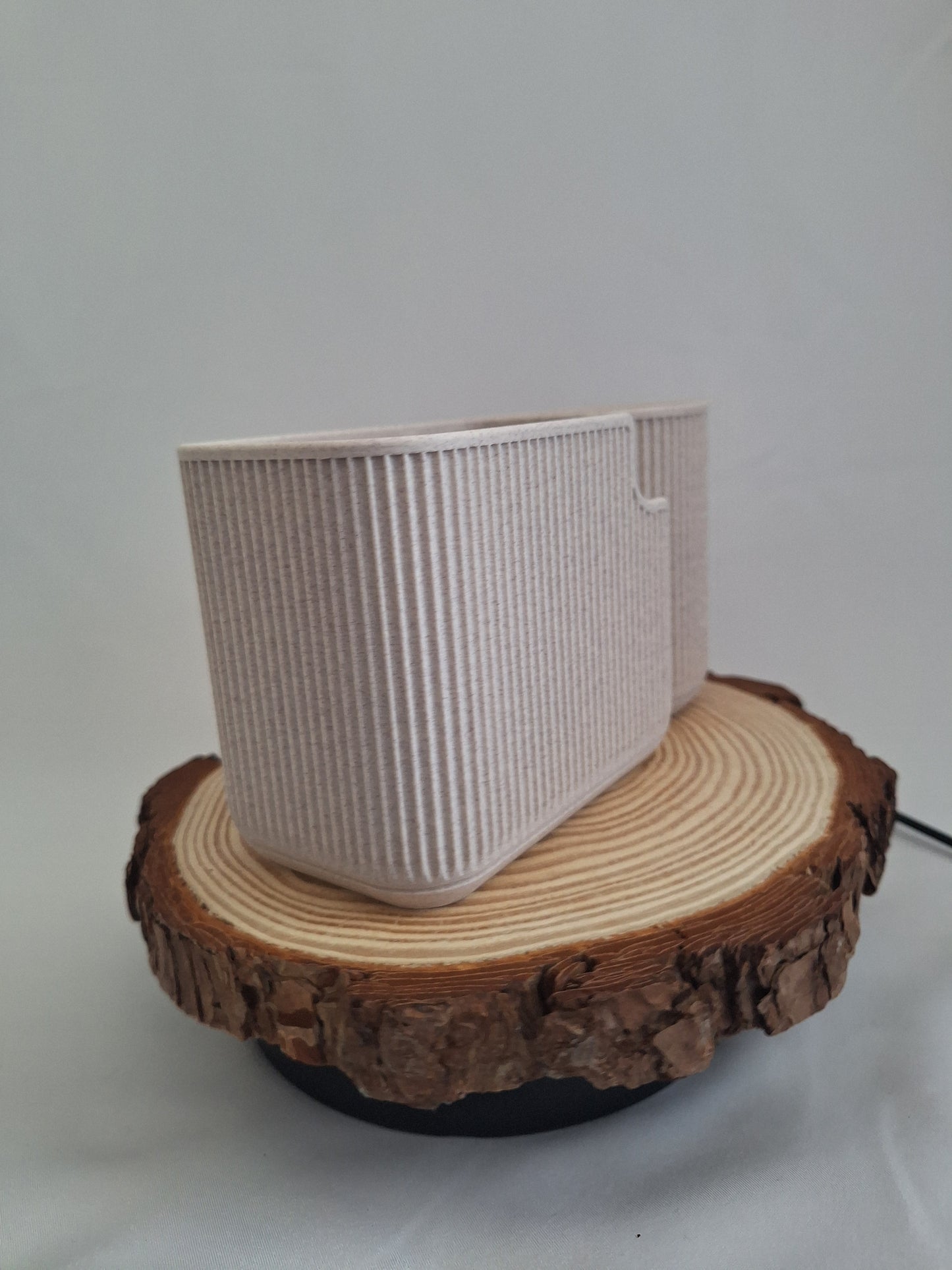 White Marble Bathroom Organiser with Cedar Speckles – 5 Compartments, Ribbed Design – Soap Dispenser Slot – Modern Storage Tray