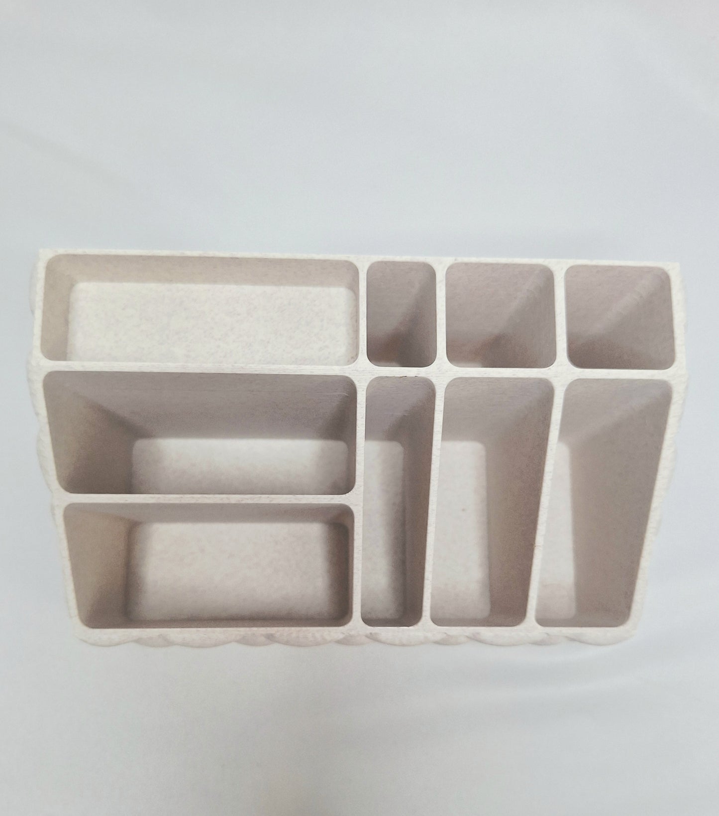 Make up holder that looks like it is inflated