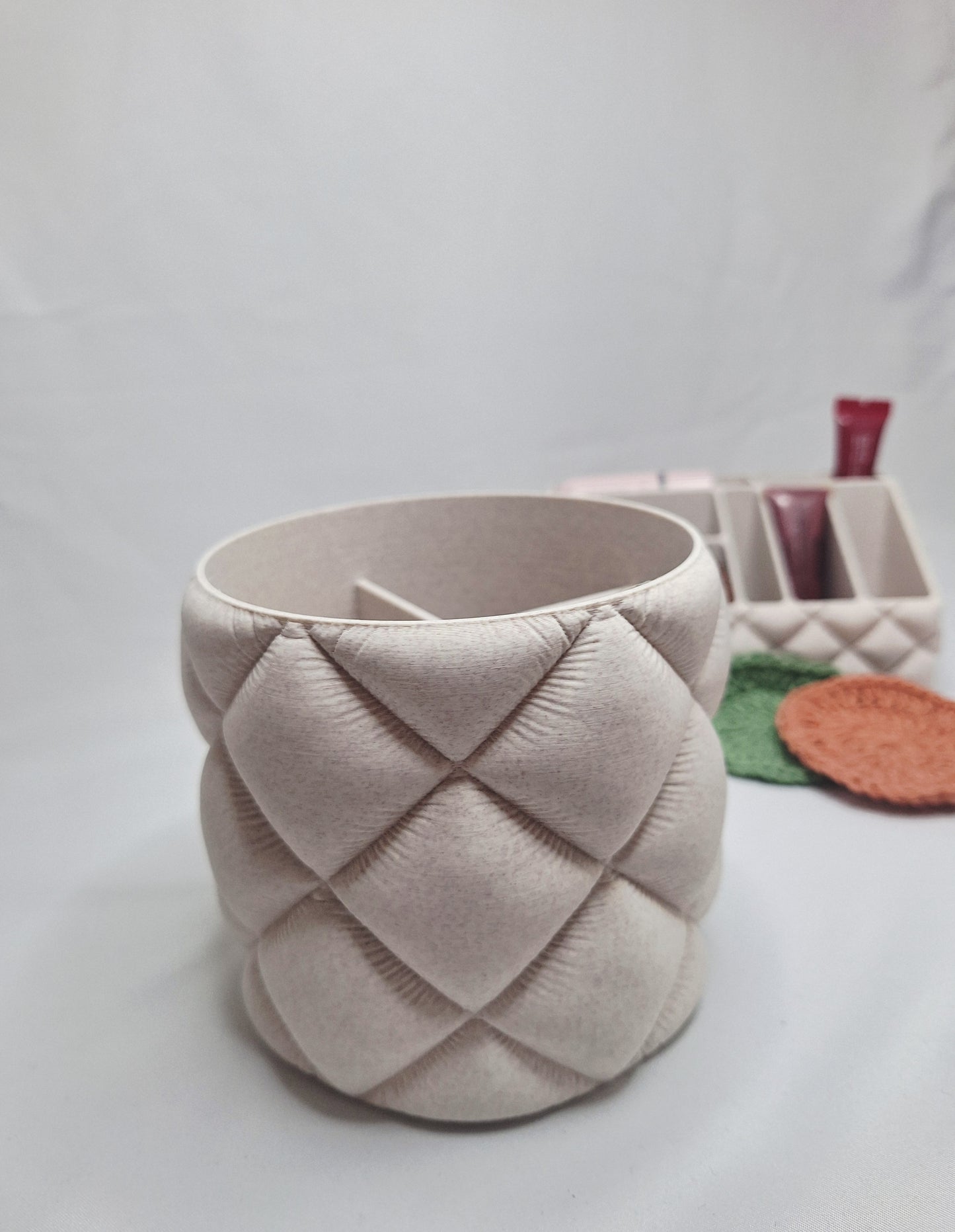 3D Printed Quilted Makeup Brush Holder – Cylinder Organiser in Cedar Speckle PLA | Handmade in UK