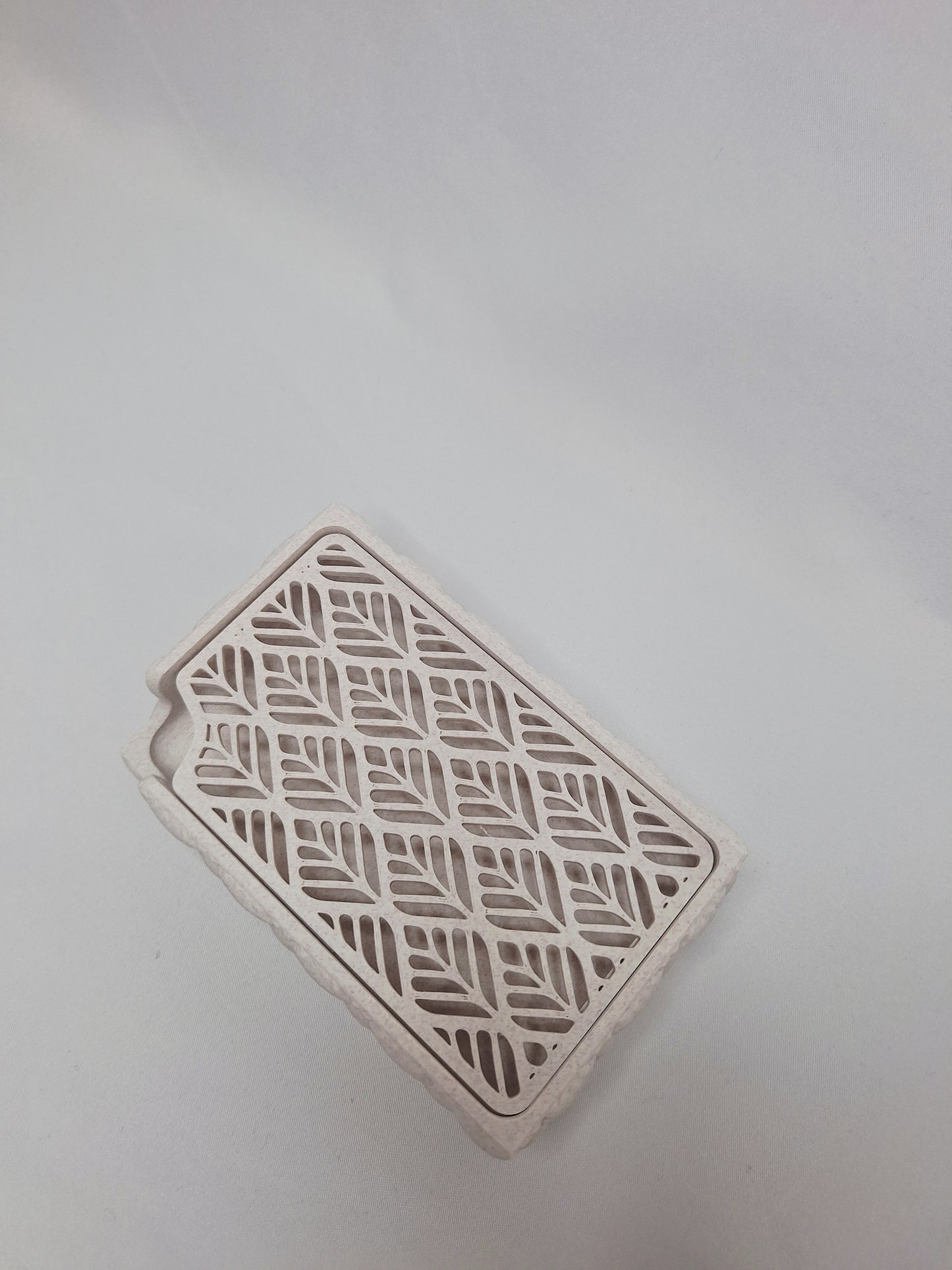3D Printed Soap Dish with Removable Tray – Quilted Marble PLA with Cedar Speckle | Handmade in UK