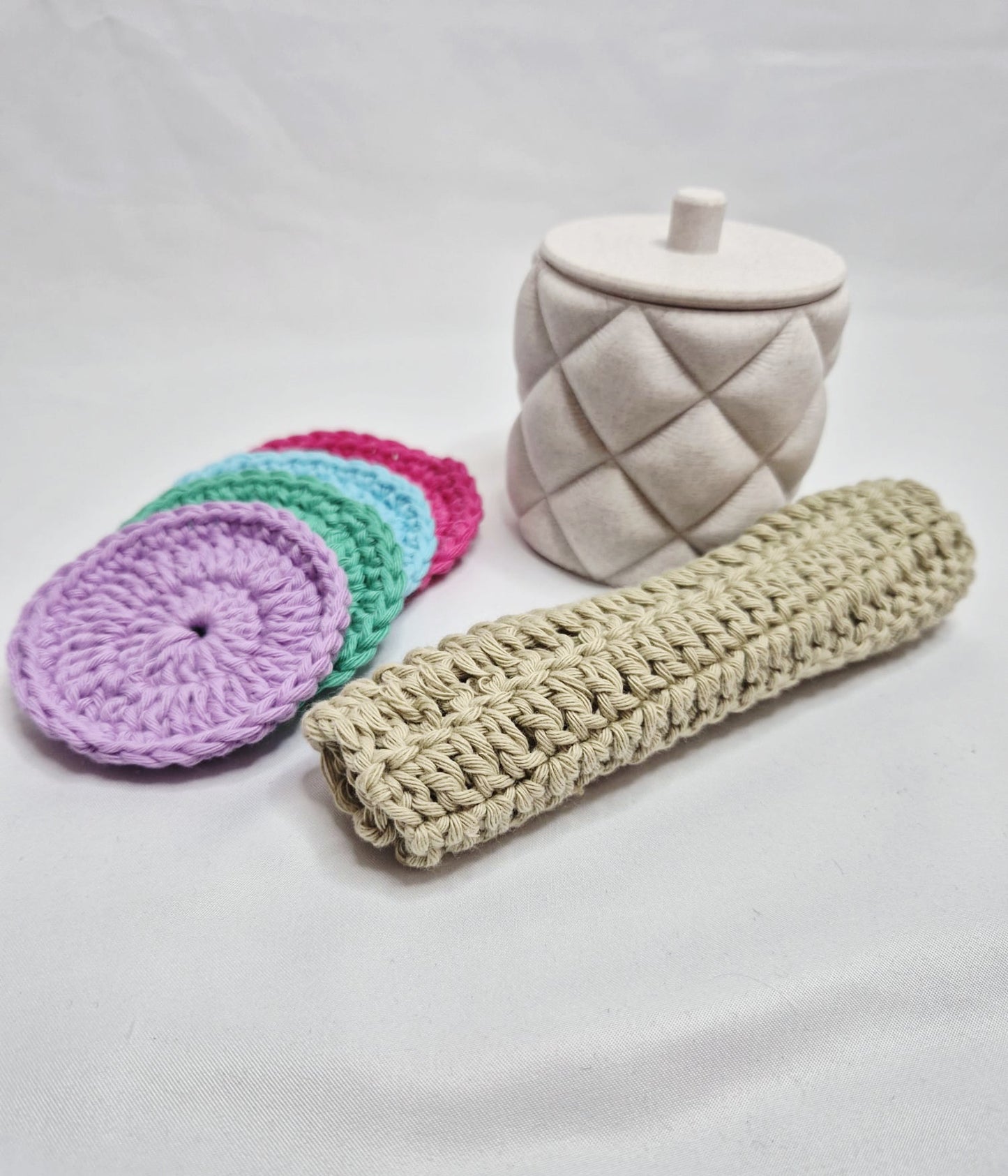3D Printed Cotton Pad Holder with Lid – Quilted Cylinder in Cedar Speckle PLA | Handmade in UK