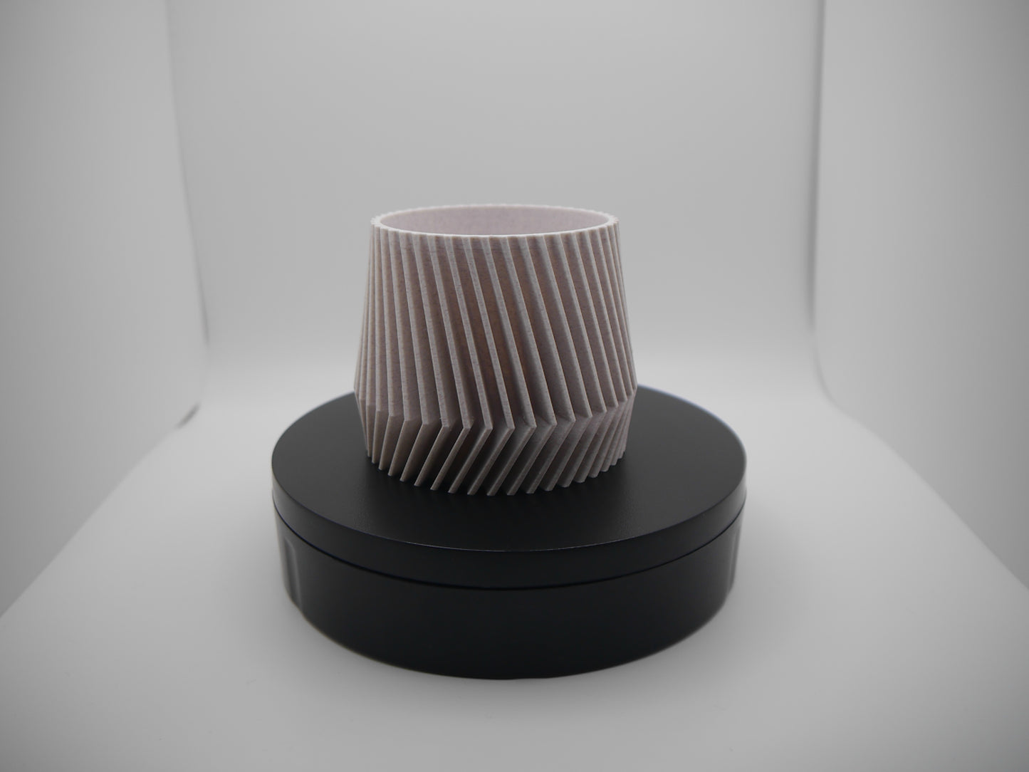 Set of 4 modern indoor plant pots